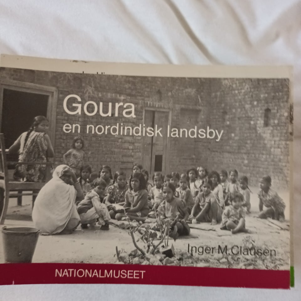 Goura en nordindisk landsby, Inger