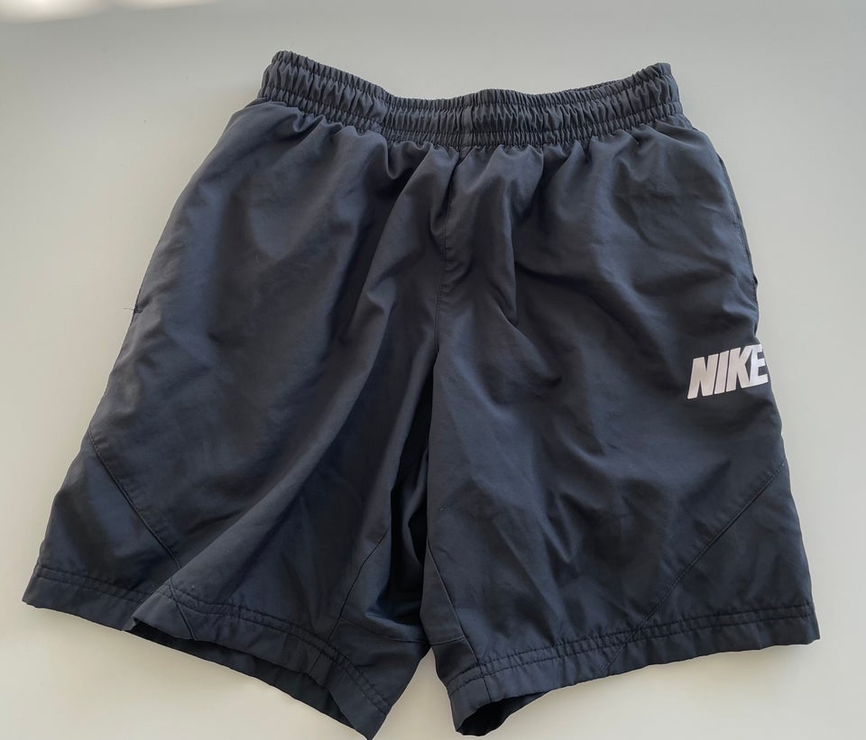 Shorts Nike str 36