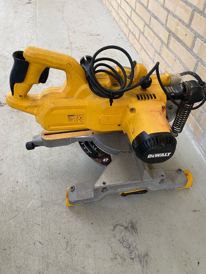 Afkortersav DeWalt DWs 777