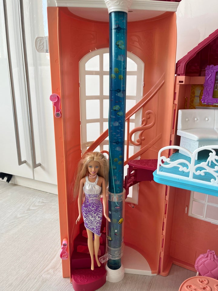 Barbie, Barbie hus med elevator