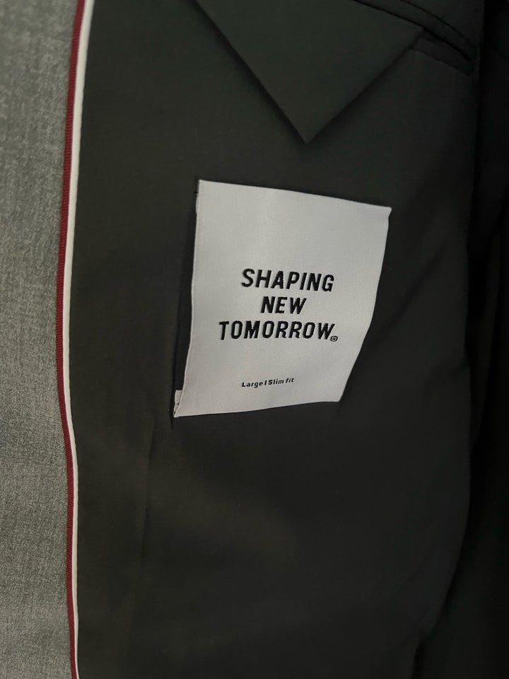 Jakkesæt, Shaping new tomorrow,