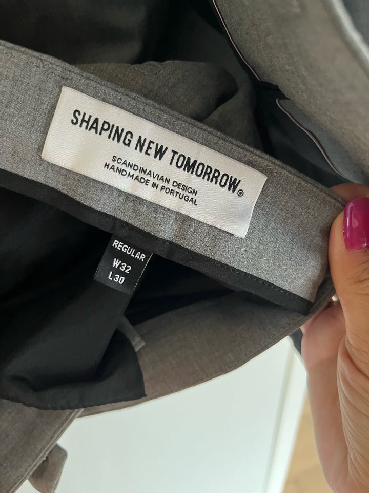 Jakkesæt, Shaping new tomorrow,