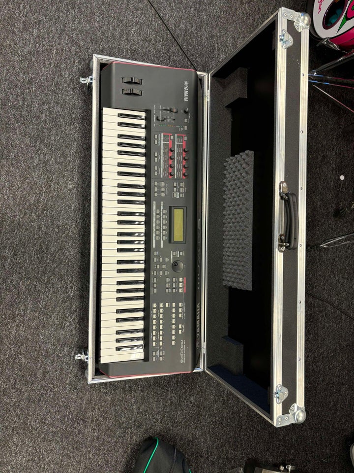 Keyboard, Yamaha MOXF6