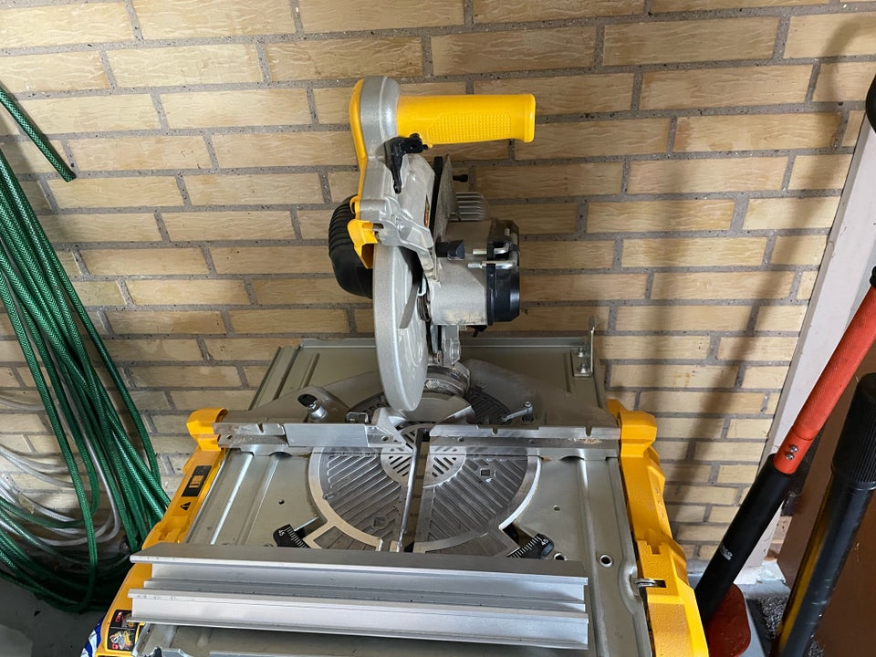 Andet, DeWalt DW73N