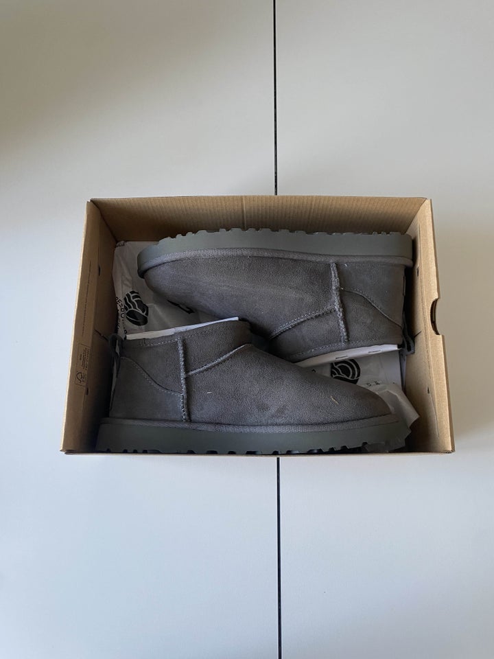 Sneakers, str. 40, Ugg