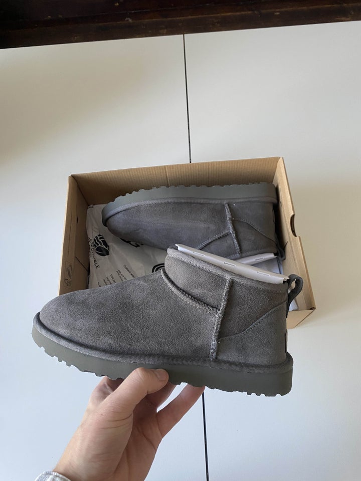 Sneakers, str. 40, Ugg