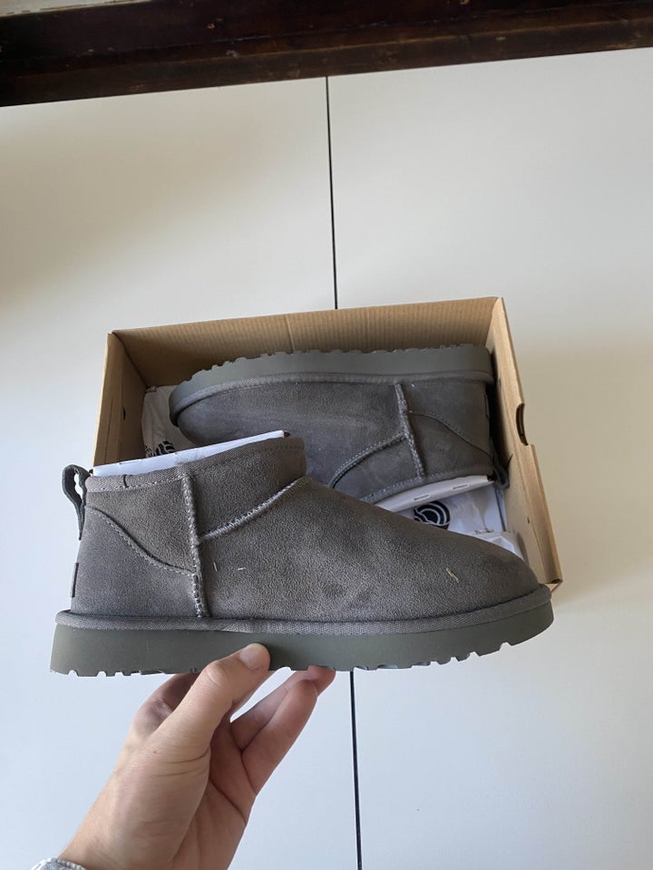 Sneakers, str. 40, Ugg