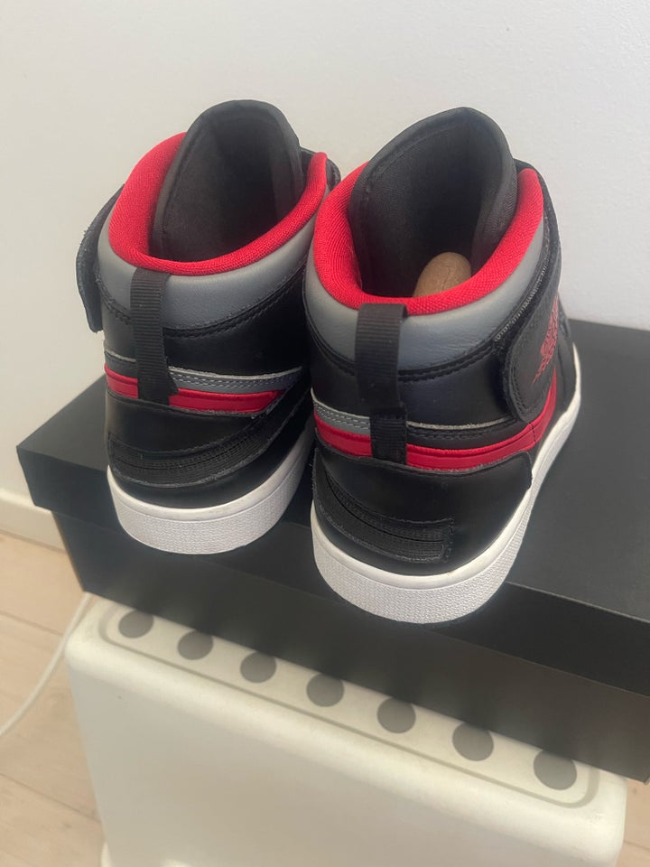 Sneakers, Air Jordan 1, str. 42,5