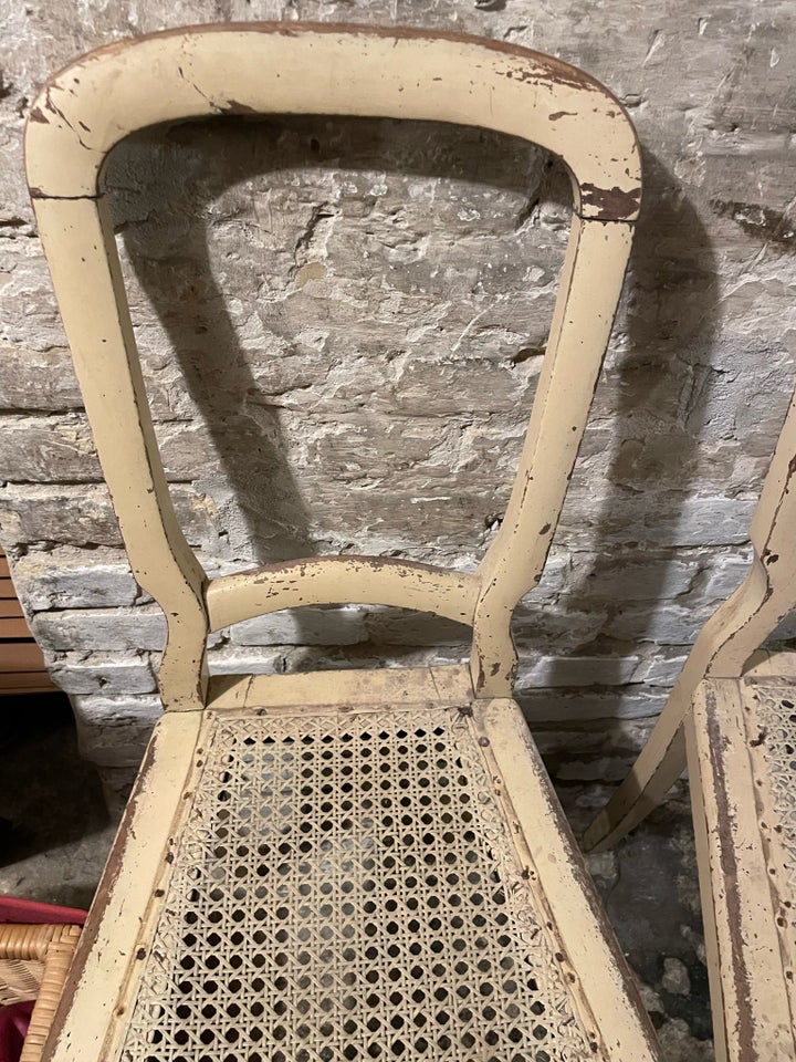 Gamle spisebordsstole 120 år gl