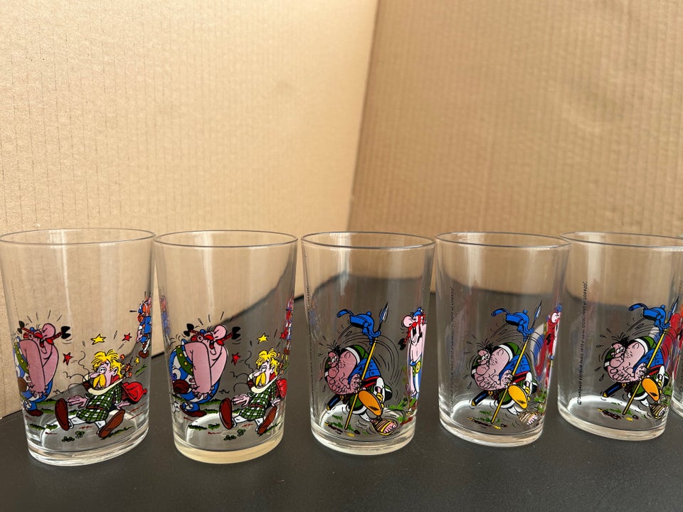 Glas, 12 Asterix-glas m.m.