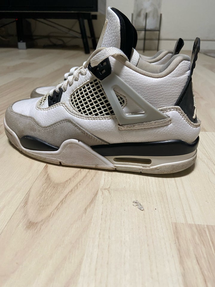 Sneakers, Jordan 4, str. 38