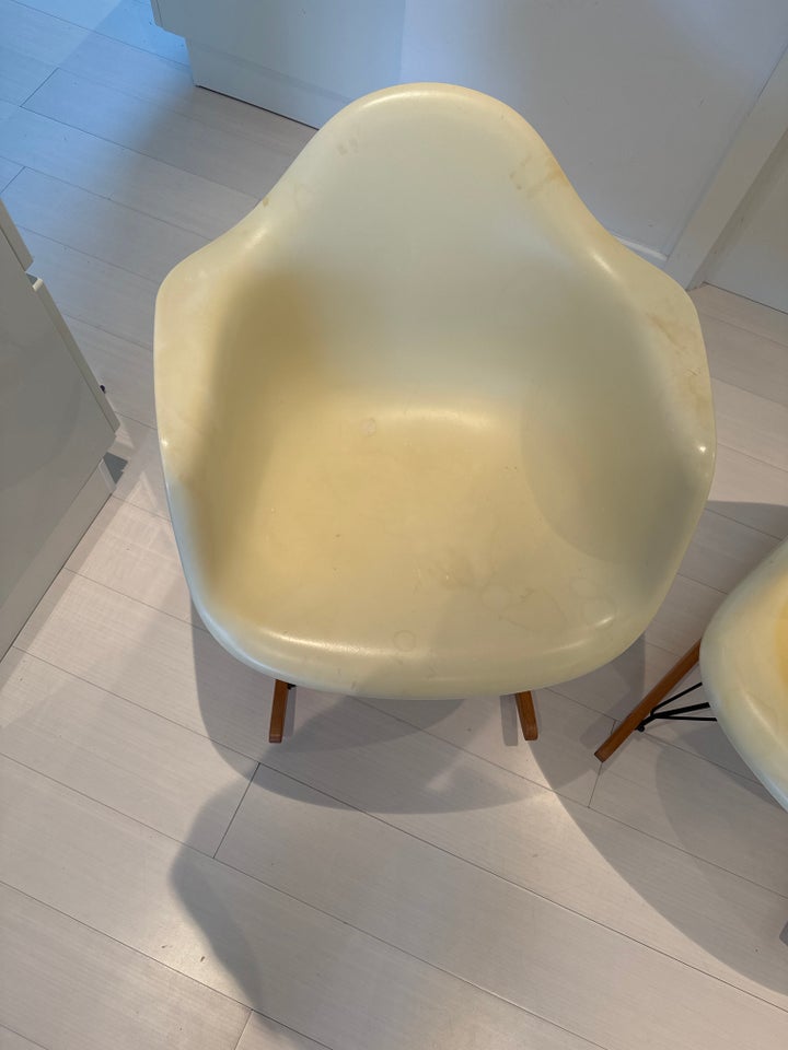 Eames, Pastic armchair, Gyngestol