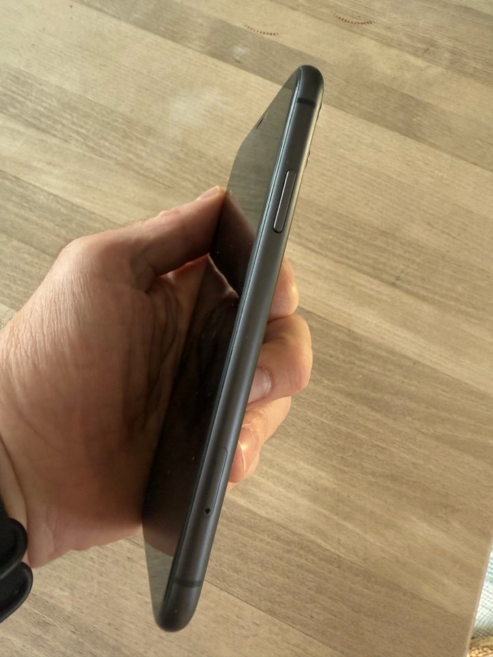 iPhone 11, 64 GB, sort