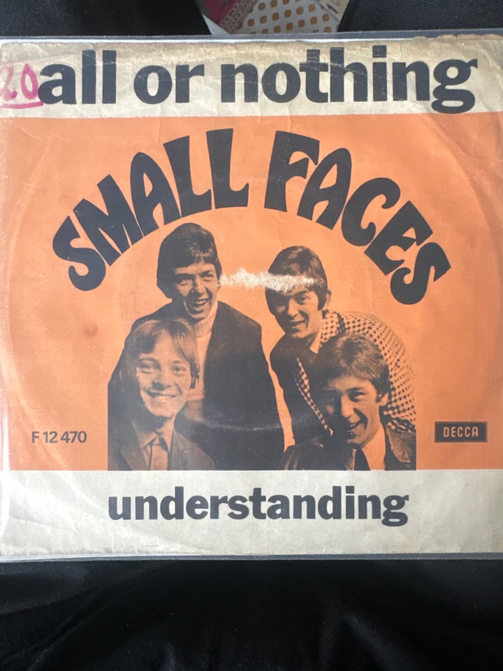 Single, Small faces