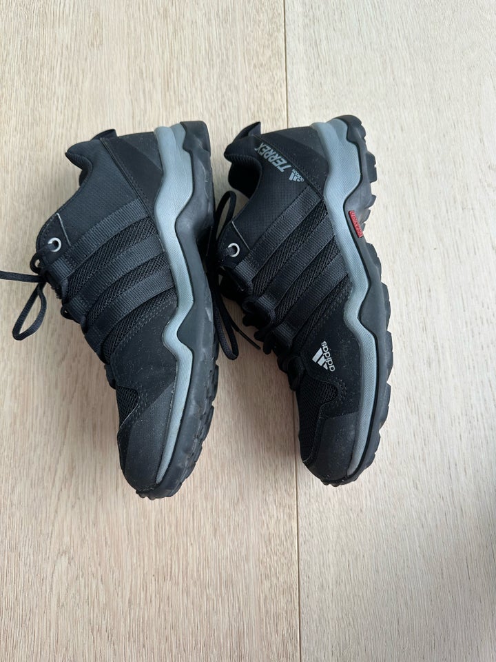 Fritidssko, str. 35, Adidas