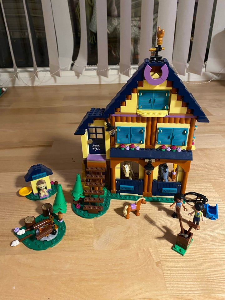 Lego Friends, Skov ridecenter