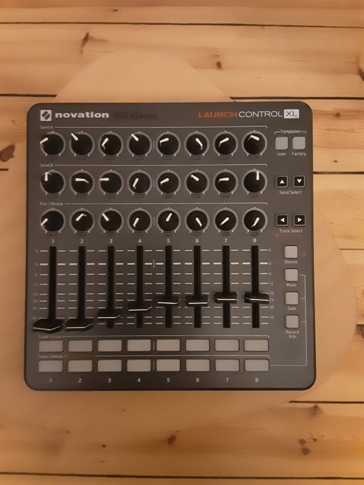 Midicontroller, Novation Launch