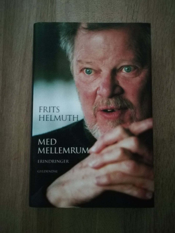 Med mellemrum, Frits Helmuth,