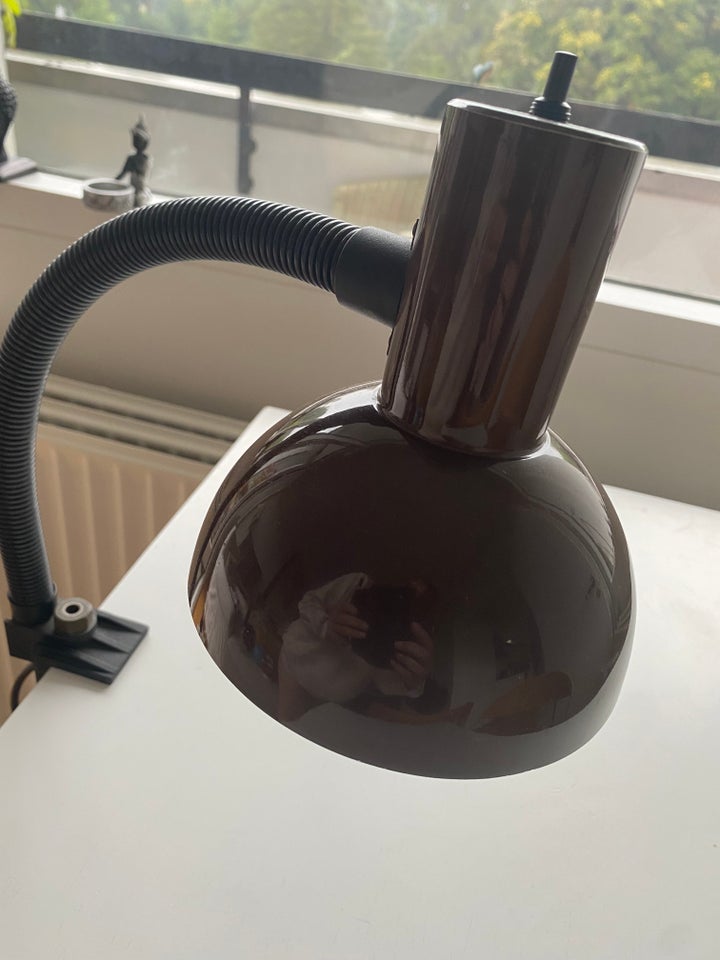 Anden bordlampe, Fog og mørup