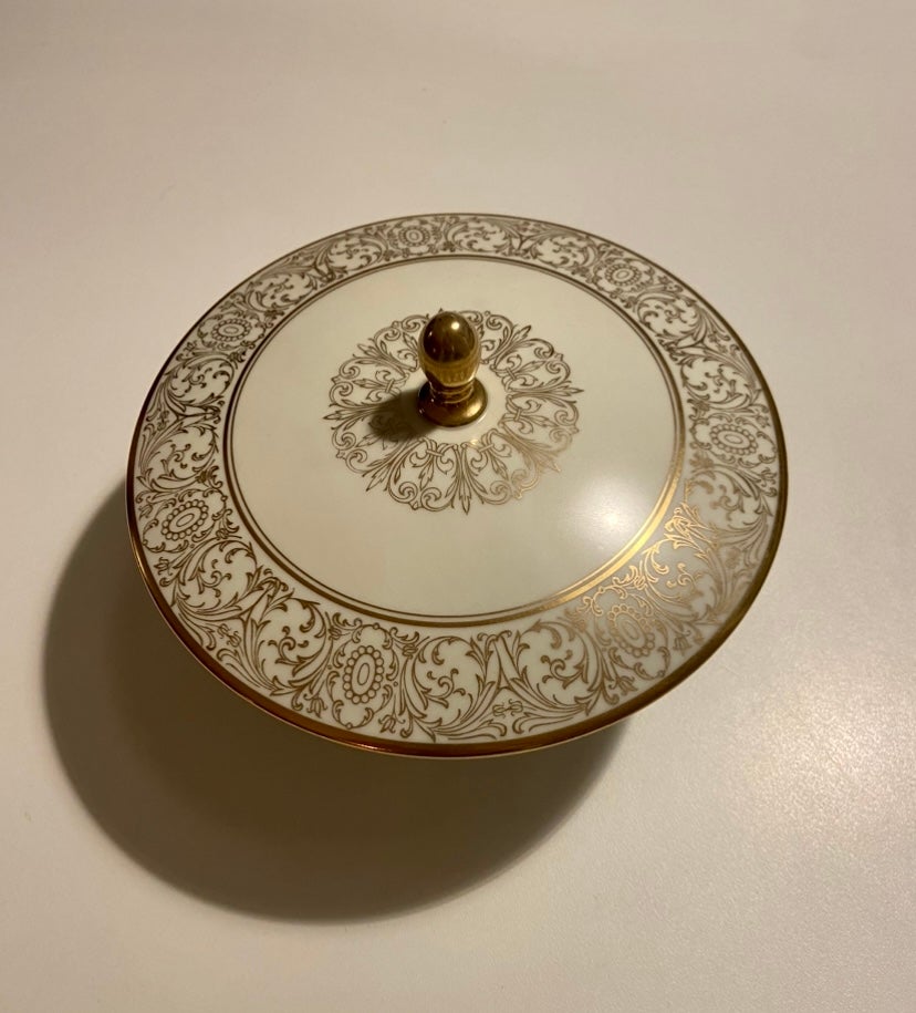 Porcelæn Fin gammel skål med låg