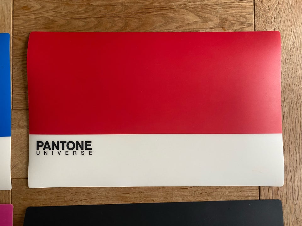 Dækkeservietter, Pantone