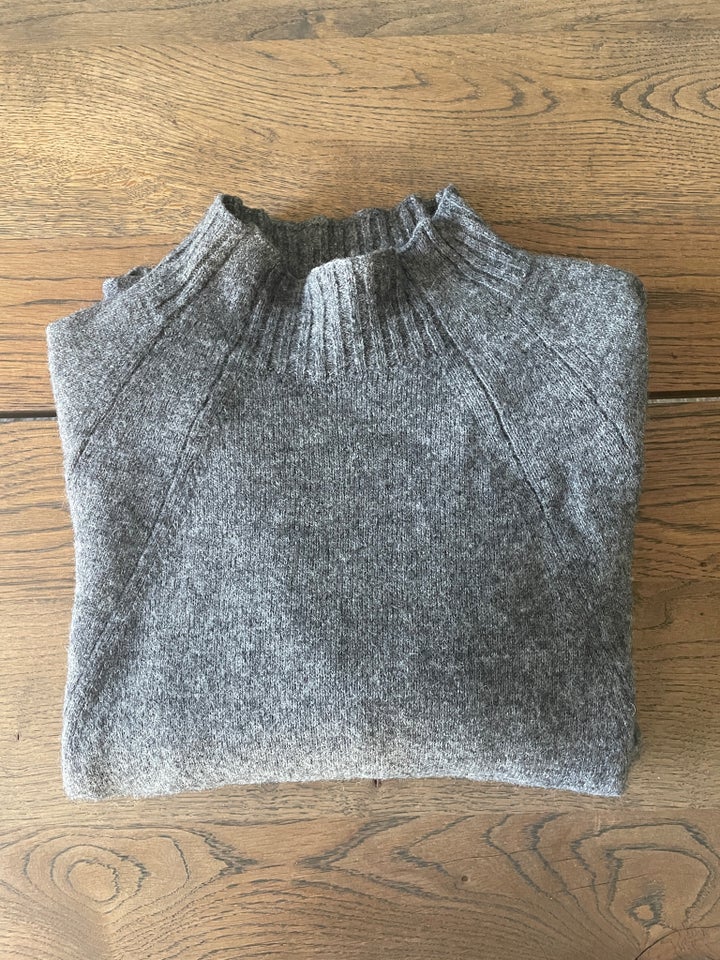 Sweater, Rabens Saloner, str. 36