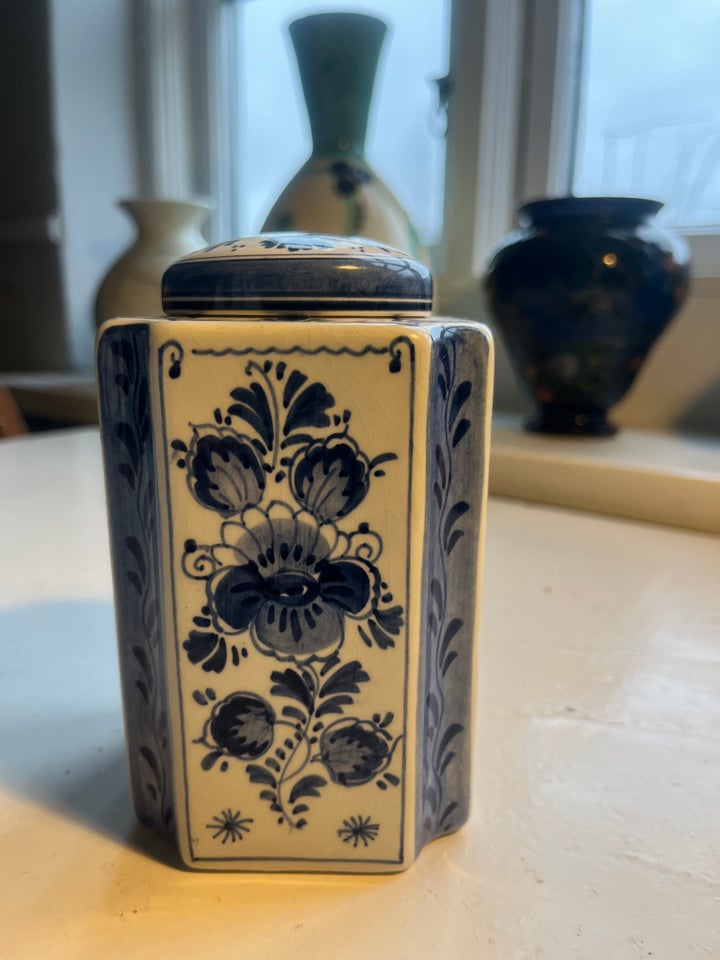 Porcelæn Krukke med låg Delft