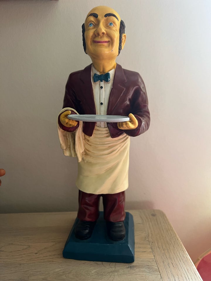 Flot gammel tjener/butler figur