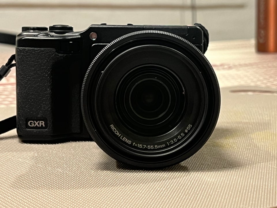 Ricoh GXR kamera med 2 linser