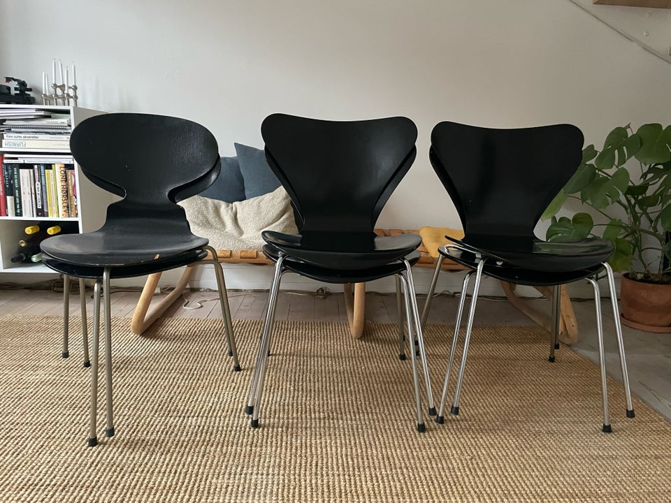 Arne Jacobsen, stol, 2 myre og 4