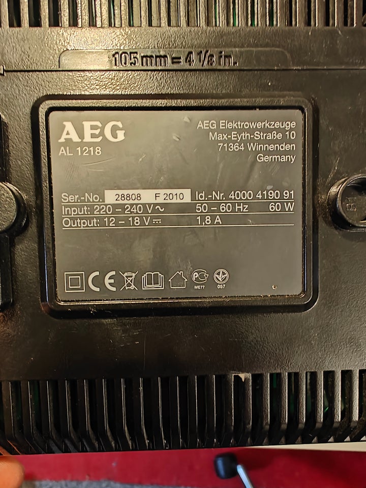 Lader AEG AL1218