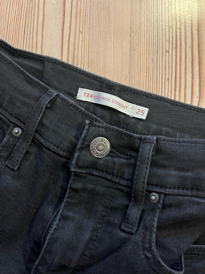 Jeans, Levis, str. 25