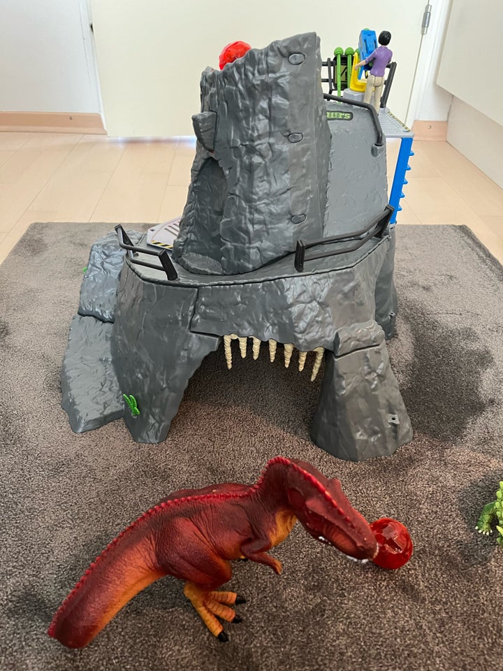 Borg Schleich Volcano