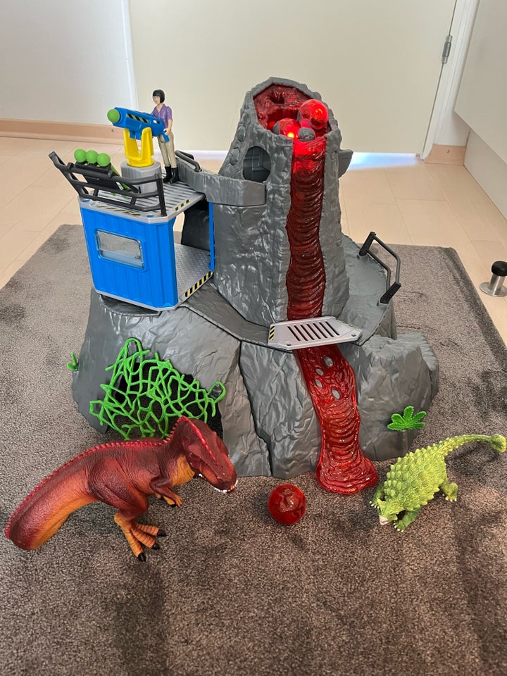 Borg Schleich Volcano