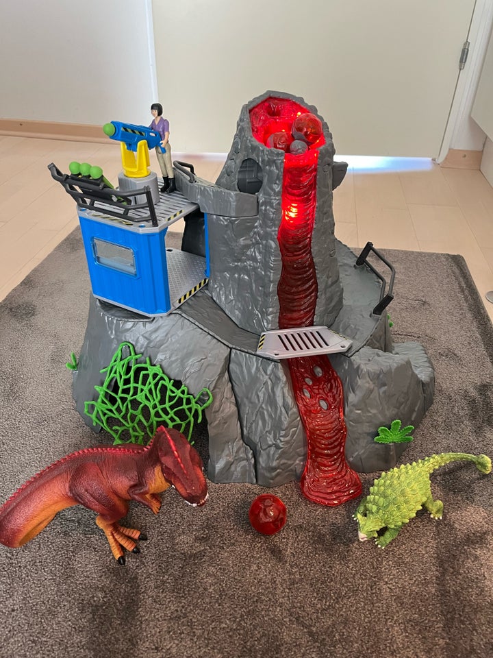 Borg Schleich Volcano