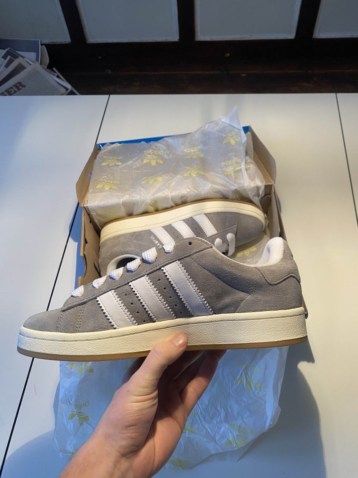 Sneakers, Adidas Campus 00, str. 43