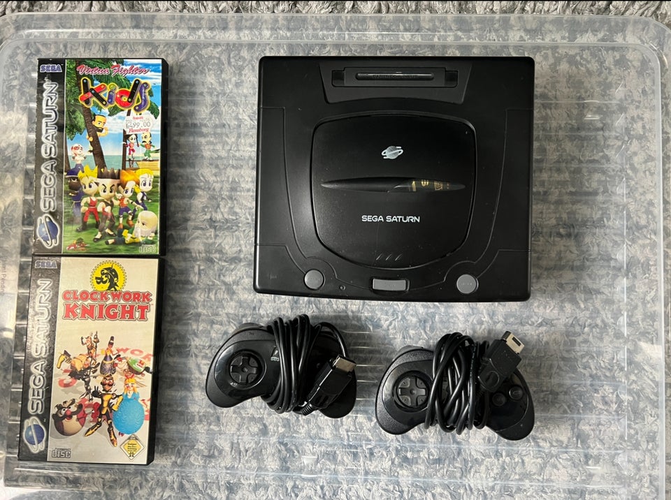 Sega Saturn spillekonsol