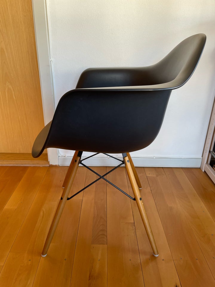 Eames, DAW, Plastic Armchair