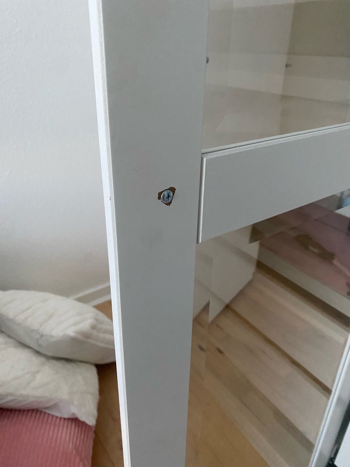 Klædeskab Ikea b: 100 d: 58 h: 236