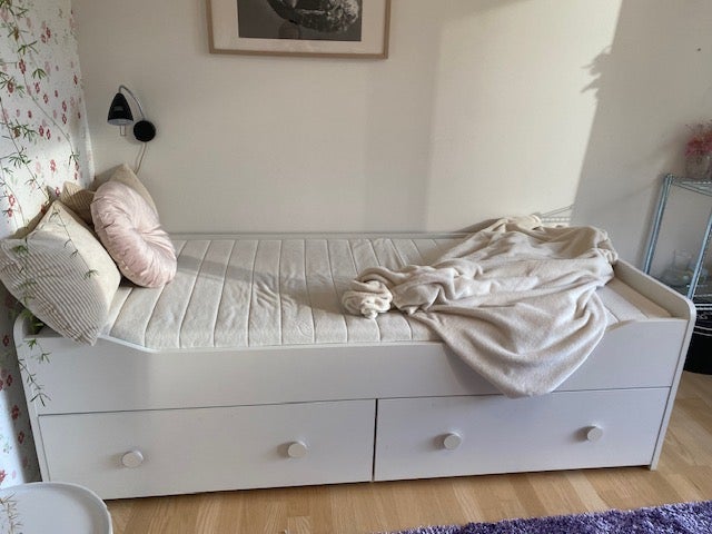 Enkeltseng, Ikea, b: 90 l: 200 h: 60