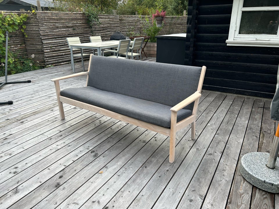 Hans J. Wegner, GE 181, Sofa