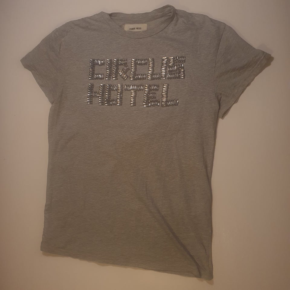 T-shirt, Circus Hotel, str. 38