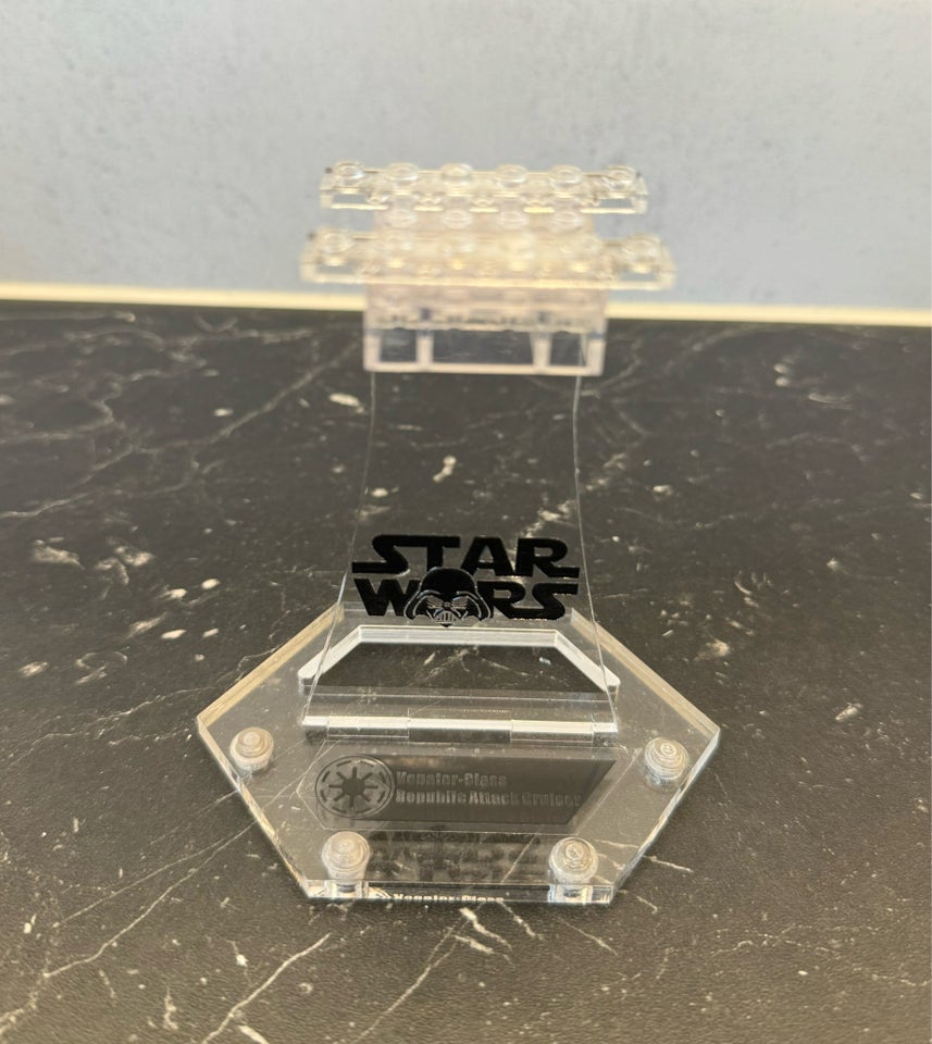 Lego Star Wars 8039 stand