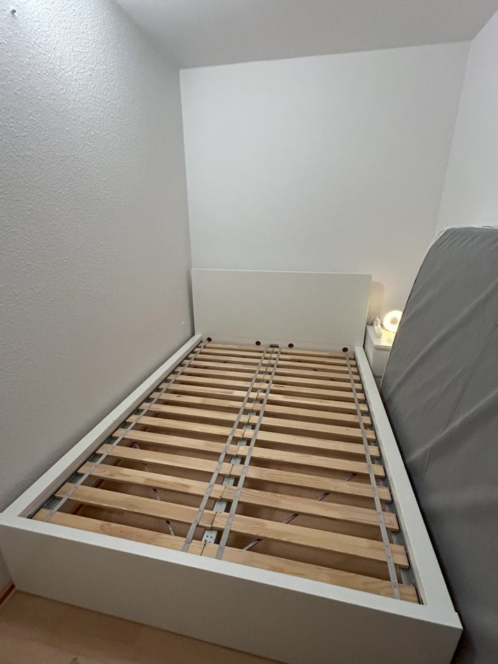 Sengeramme, IKEA MALM, b: 140 l: 200