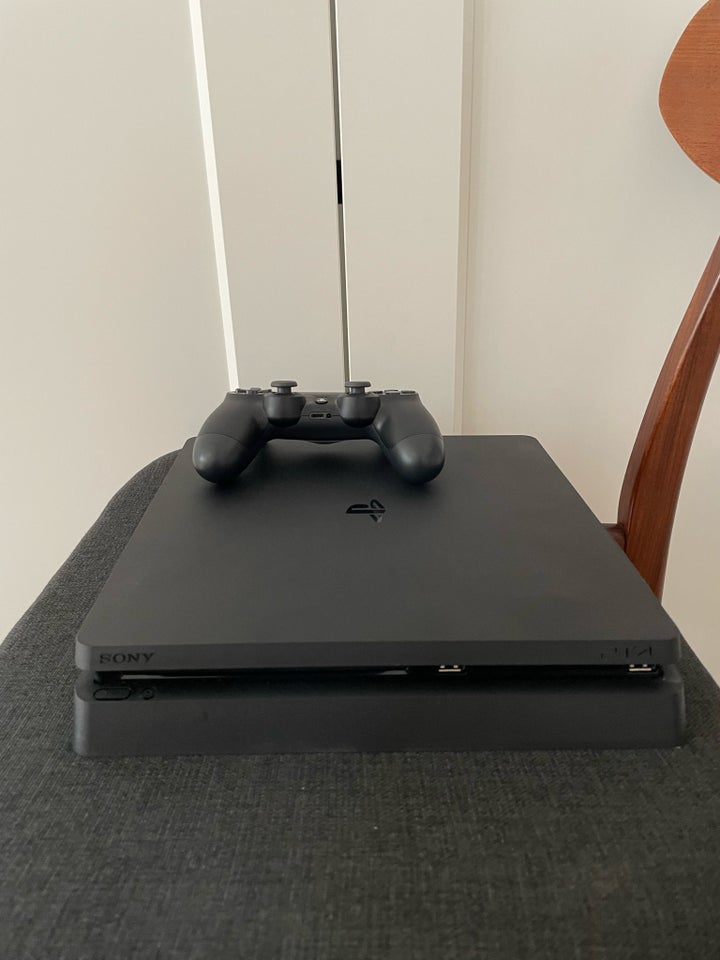 Playstation 4, Slim Black, 500GB