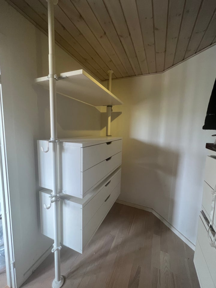 Garderobe reol skuffer skab