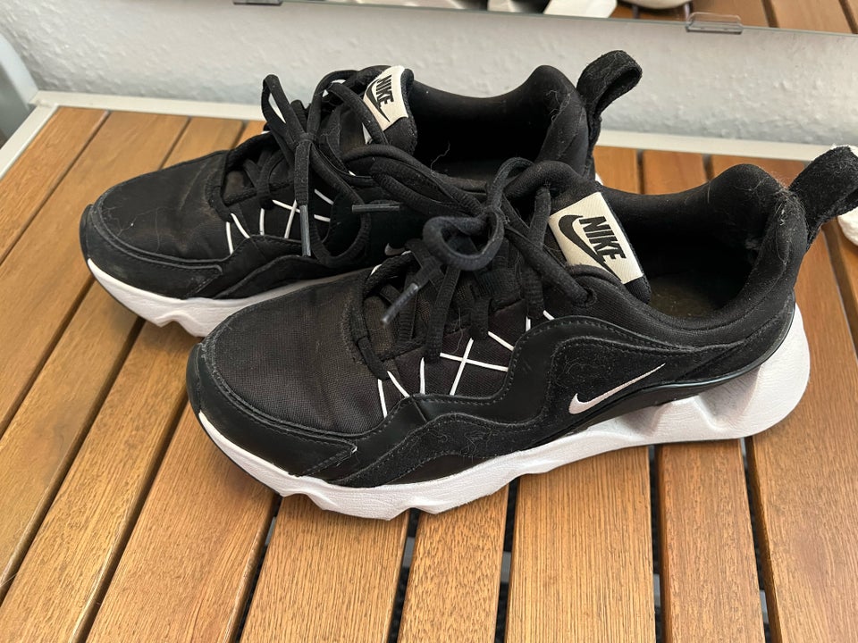 Sneakers, str. 38,5, Nike RYZ