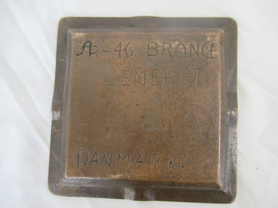 Gammelt Bronze Askebæger, AR 46