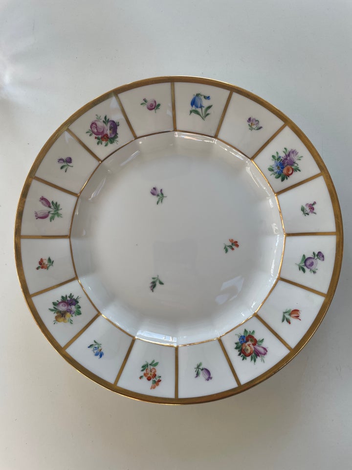 Porcelæn, Tallerken, Royal