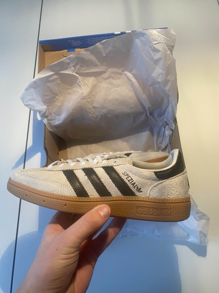 Sneakers, str. 40,5, Adidas